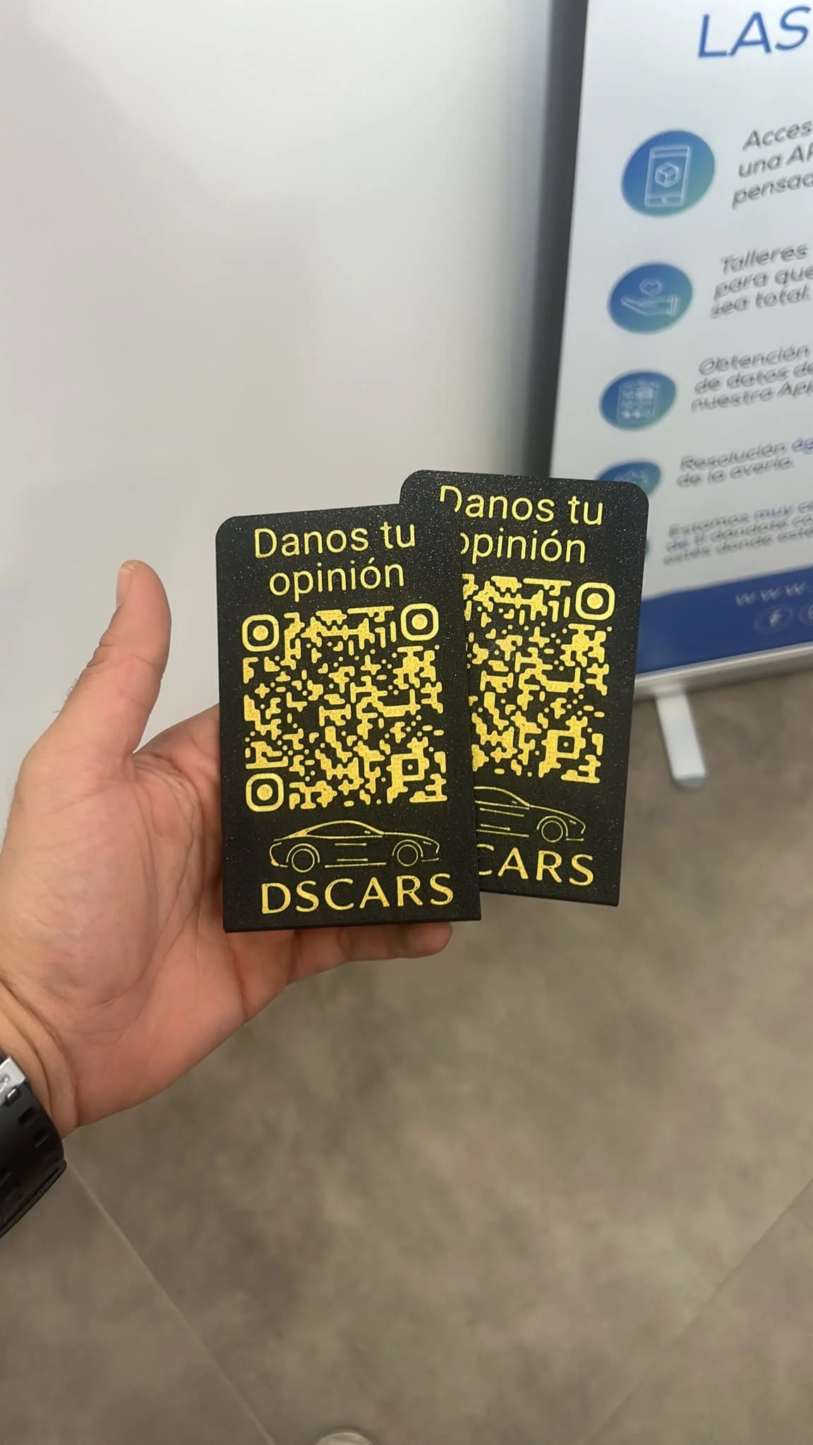 Placa NFC personalizada en Dorado